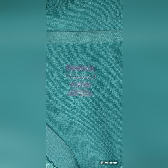 reebok sports center with hood - Picture 3 of 3